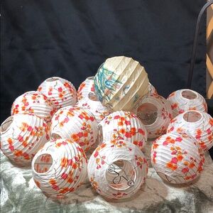 Floral Paper Lantern Set - White and Red